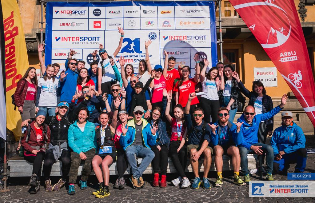 1.200 de alergători, așteptați să ia startul la cea de-a zecea ediție a Semimaratonului Brașov Intersport