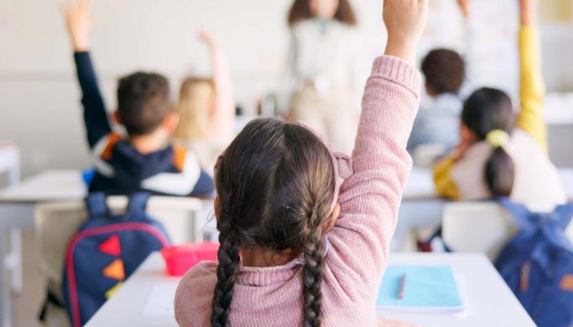 Elevii din toată țara încep astăzi școala. Mesajul ministrului Educației pentru elevi, părinți și profesori