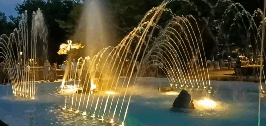 De ce să lăudăm un primar pentru o fântână arteziană sau pentru asfaltarea unui drum ? E ca și cum ai mulțumi bancomatului că îți dă banii proprii.