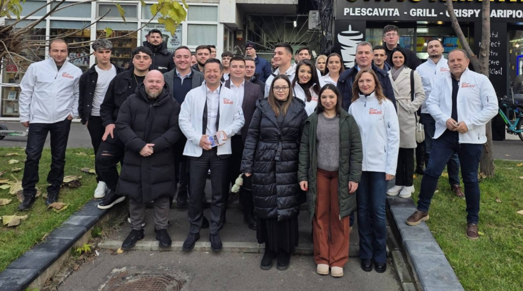 Organizații din Brașov, mobilizate la București pentru a-l susține pe Daniel Băluță. De ce această demonstrație de forță politică?