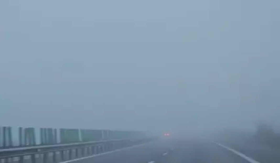 Cod de vreme deosebit de rece până marți dimineața. Ger, ninsori și polei în mai multe regiuni