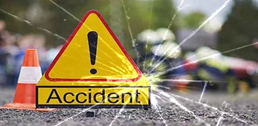 Accident Rutier pe DN 24D: Trafic Bloquent