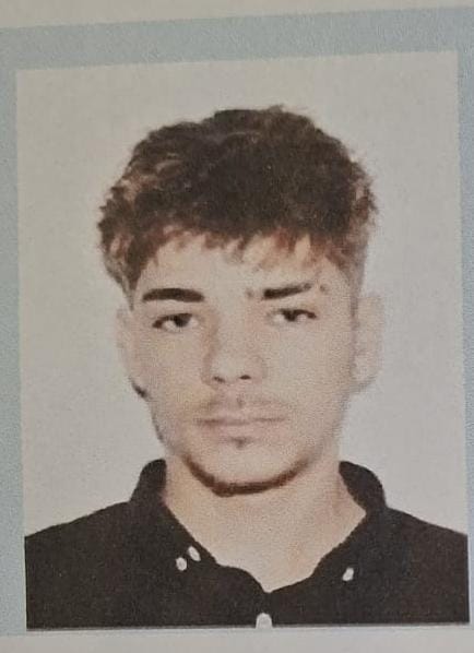 Familia caută disperată un tânăr de 18 ani dispărut de acasă. Apelați 112 dacă aveți informații!