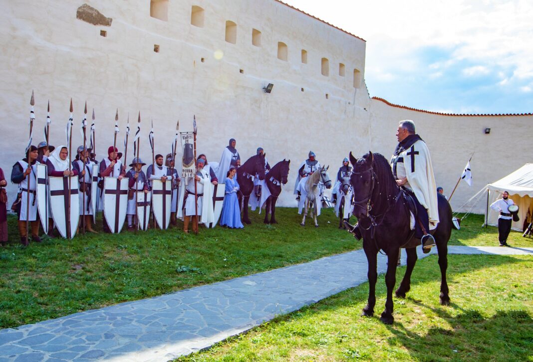 Festival Medieval la Cetatea Feldioara: Cavalerii Teutoni Revin pentru a XIV-a Oară