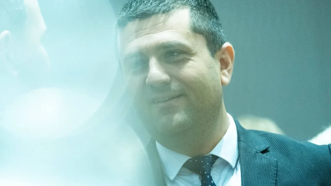 Haosul din CFR: Trenuri Lipsă, Întârzieri Mari și Garnituri Redirecționate spre Litoral