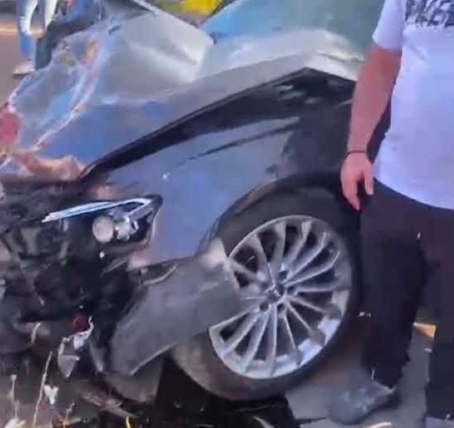Imagini: Două accidente majore în județul Brașov: Impact sever la Tărlungeni și vehicul răsturnat la Codlea