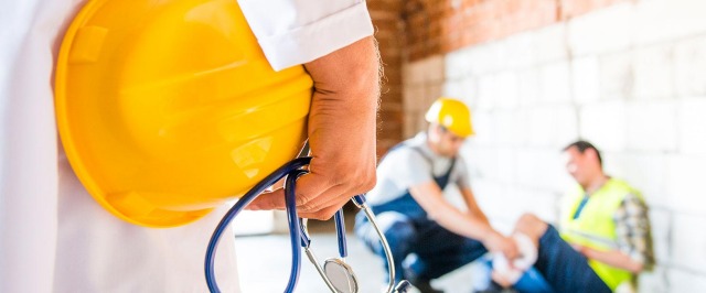 ITM Brașov sancționează șantierele din construcții cu amenzi de 74.500 de lei. Trei muncitori prinși fără forme legale
