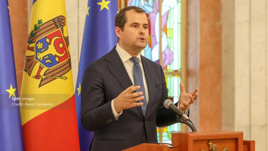 Noul prim-ministru al Republicii Moldova intenționează să viziteze România. Comentarii despre impasul politic de la București