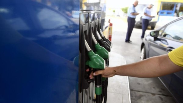 Plafonarea preturilor la motorina, respinsa de Parlament