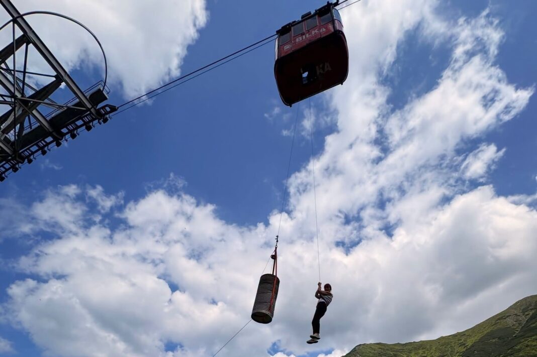 Tensiune la Bâlea: Turiști blocați în munți din cauza unei defecțiuni la telecabină, în timp ce Salvamont acționa și pe Negoiu