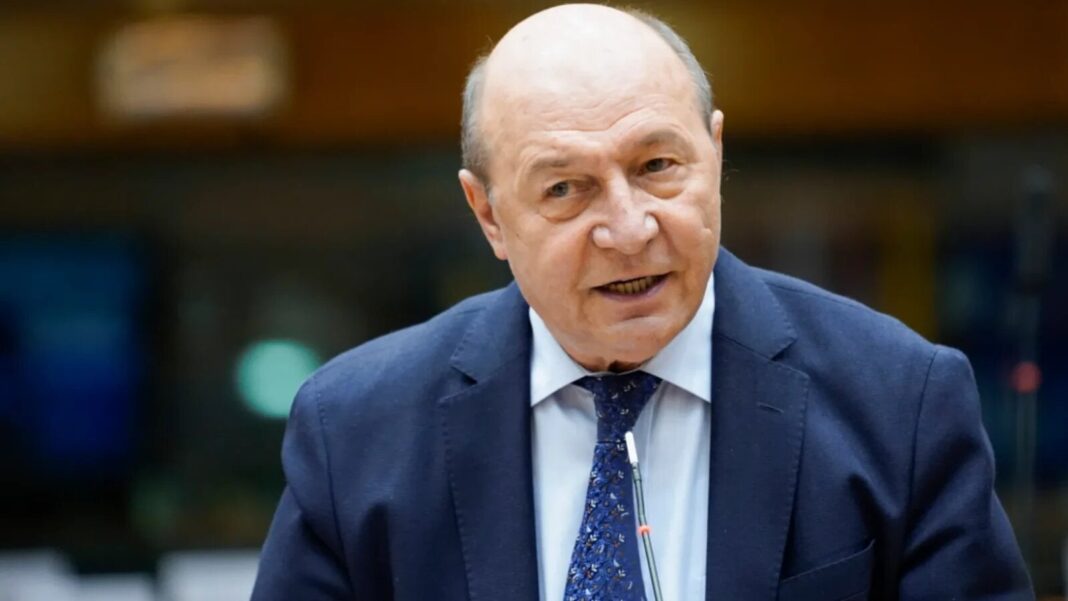 Traian Băsescu critică dur: ‘Liderii politici actuali bâjbâie în decizii/Își trădează țara. Ne aflăm într-o criză majoră’
