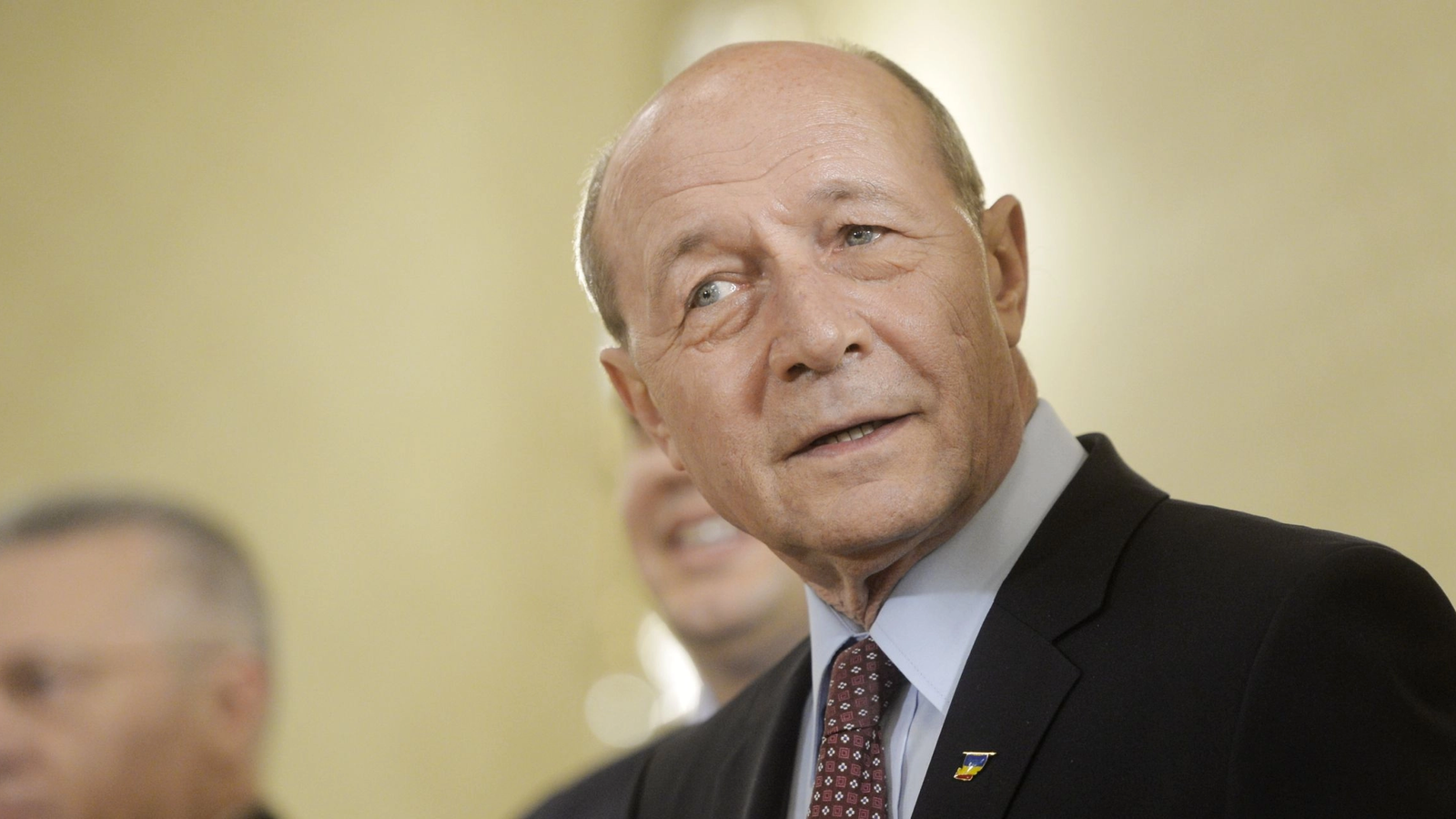 Băsescu vs Grindeanu: guvern paralel sau criză de putere?