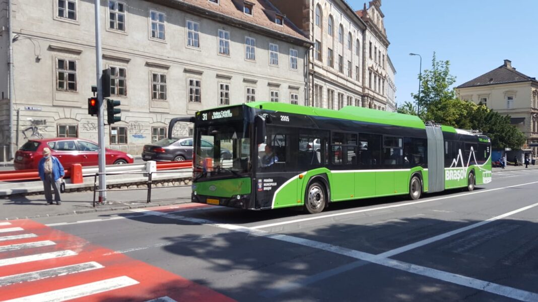 Turiști irlandezi amendați pentru nevalidarea biletelor în Brașov, se consideră înșelați