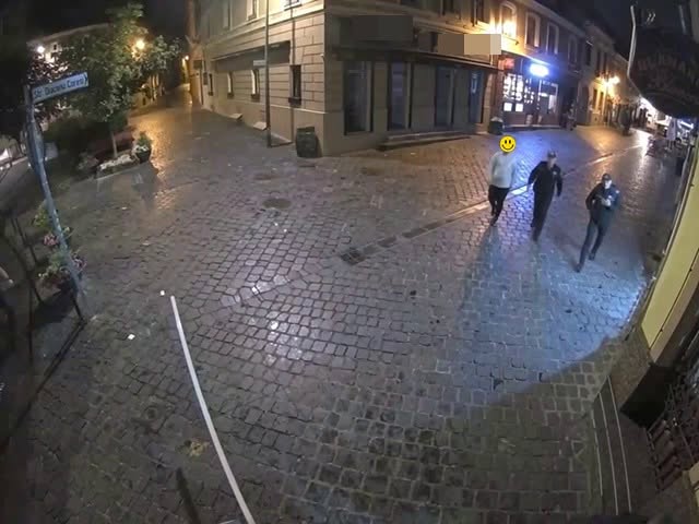 Turiști străini opriți de Poliția Locală Brașov înainte de a vandaliza spațiul public
