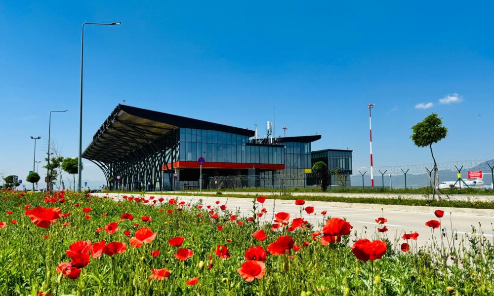 Câte zboruri săptămânale vor conecta Aeroportul Brașov de Spania?