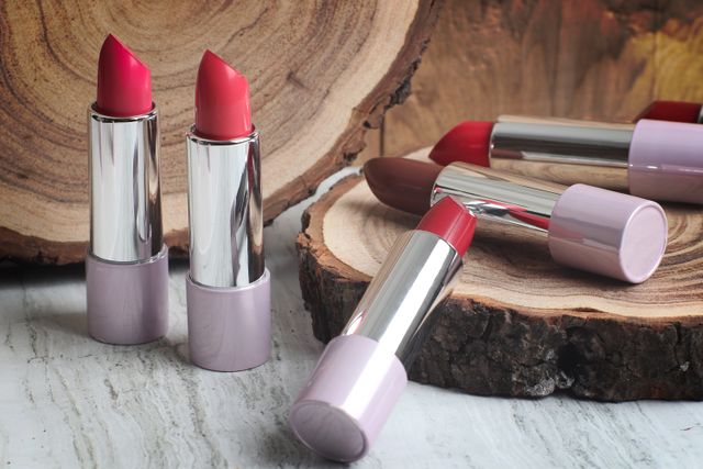 Ce spune rujul tău despre tine: O privire detaliată asupra produselor Maybelline