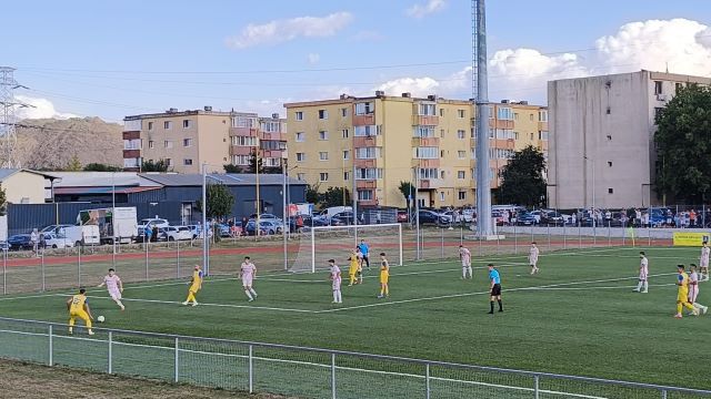 Corona Brașov avansează în grupele Cupei României după victoria cu 3-2 împotriva CS Tunari