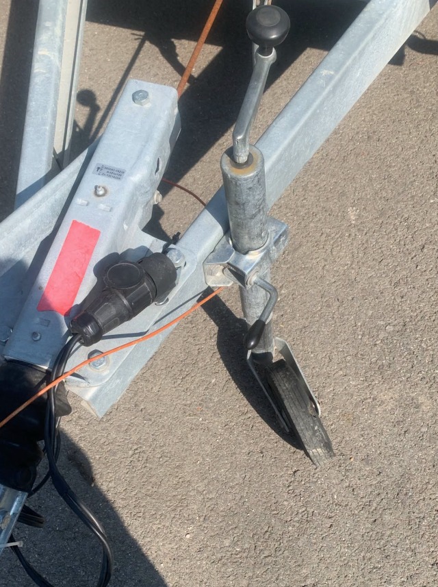 Două cisterne cu apă destinate locuitorilor din Teliu, vandalizate (FOTO)