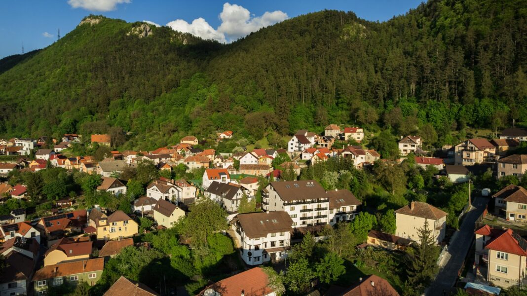 Hotelul simbolic din Scheii Brașovului revine la viață. Cristian Iliescu își pune încrederea în turismul brașovean