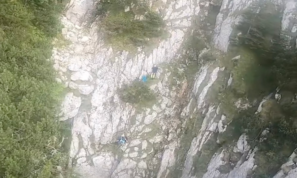 Intervenție aeriană de salvare în Piatra Craiului: Doi turiști blocați pe un traseu periculos