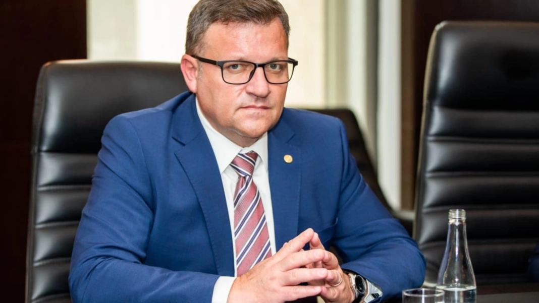 Marius Budăi lansează acuzații serioase: Bolojan ar fi inițiat un ‘conflict’ între bugetari și angajații din sectorul privat, considerându-l un eșec