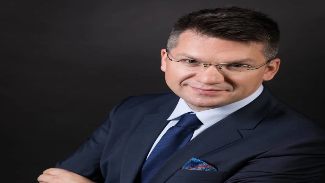 Mihail Neamțu (AUR) întreabă: ‘Ce planuri aveți, domnule Jucan? Anularea alegerilor din 2028 după modelul din 6 decembrie 2024, interzicerea partidelor politice sau arestarea candidaților?’