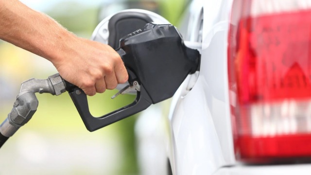 Ministerul Finanţelor crește la 25% reducerea accizei la motorină pentru prima jumătate a lunii septembrie