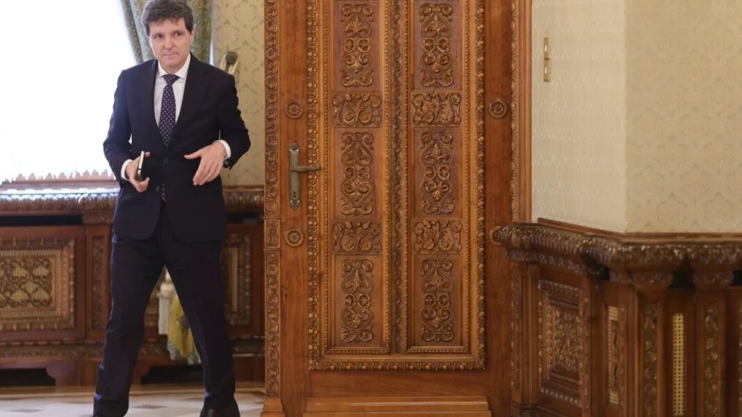 Nicușor Dan convoacă liderii politici la Cotroceni pentru discuții cruciale: Legea salarizării și formarea Guvernului, în centrul atenției