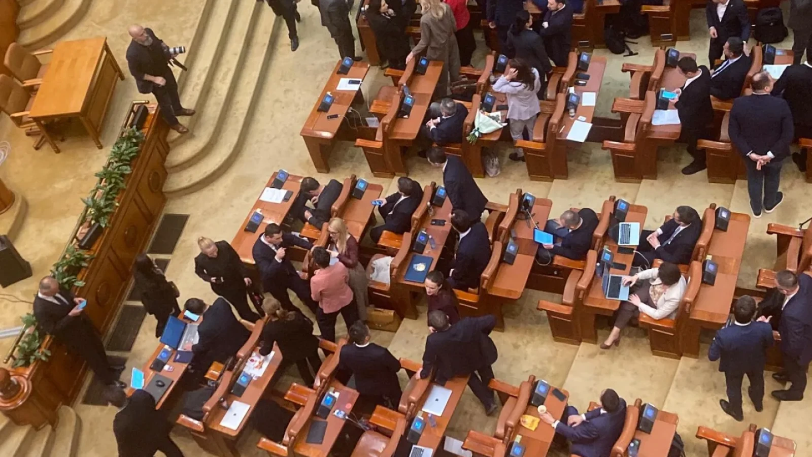 Parlamentul blochează fonduri europene: România riscă milioane din PNRR