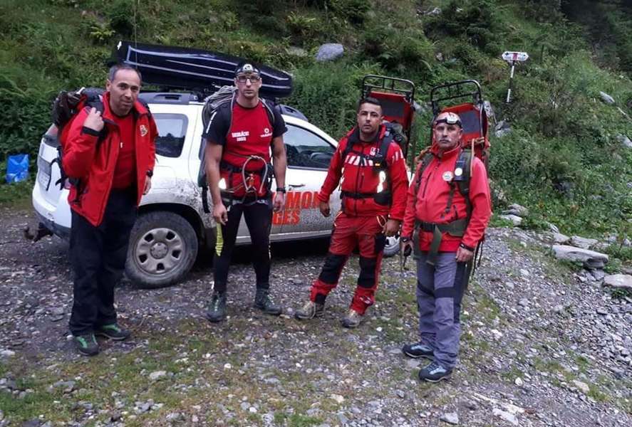 Patru tineri ucraineni salvați de echipele de salvamont după ce au rămas blocați în Făgăraș