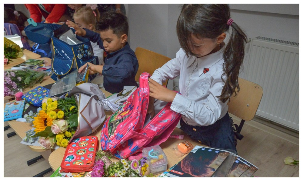 Peste 2.600 de elevi din Brașov vor beneficia de programul „Primul ghiozdan” la începutul școlii