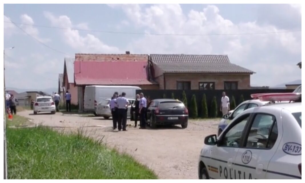Polițiștii din Brașov efectuează controale pe străzile din Hărman: Peste 50 de vehicule verificate și șoferi testați pentru consum de alcool și droguri