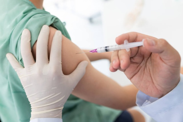 Rata de vaccinare în România a scăzut sub pragul de 50%