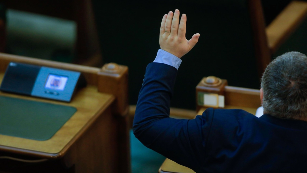 România va începe producția de combustibil ecologic: Legea pentru hidrogenul verde, aprobată de Senat