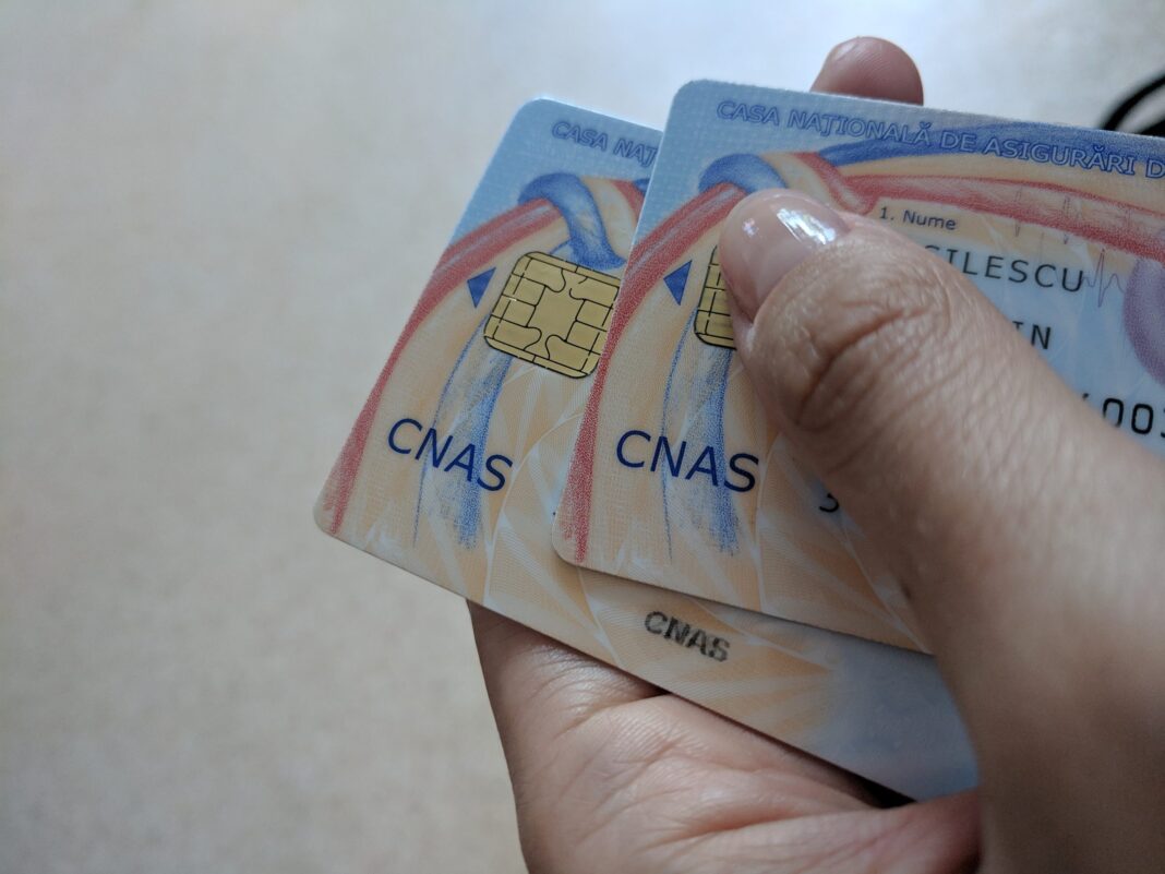 Românii pot opta pentru platforma digitală în locul cardului de sănătate începând cu 1 septembrie