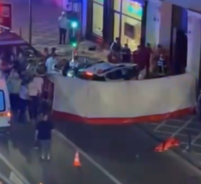 Tineri uciși de un șofer care a „zburat” peste sensul giratoriu din Brașov