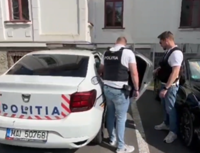 Trei indivizi reținuți preventiv după un conflict violent în Roadeș