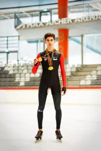 Tudor Debu, tânărul talentat din Brașov: Patinatorul de viteză sprijinit de creditele părinților