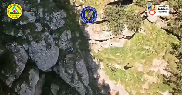 Turistă rănită în Munții Bucegi, transportată la Brașov cu elicopterul