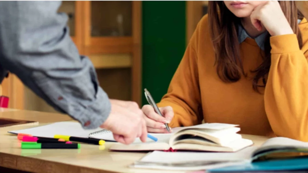 Un fost ministru al Educației propune vouchere de stat pentru meditații: ‘Oferim pentru mașini și săli, să ne ocupăm și de mințile copiilor’