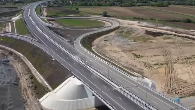 Un șofer octogenar a fost surprins conducând pe contrasens pe Autostrada A7