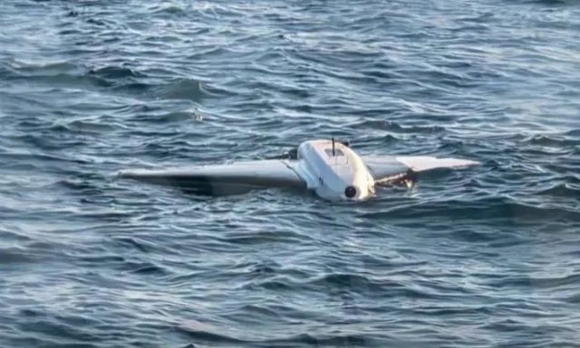 VIDEO: Două drone Gerbera, descoperite în derivă în Marea Neagră lângă Neptun Deep, detonate controlat de scafandrii Forțelor Navale Române