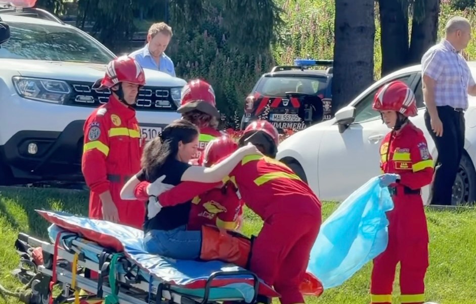 VIDEO / Exercițiu amplu în Poiana Brașov: Pompierii au pus la încercare Planul Roșu de Intervenție!