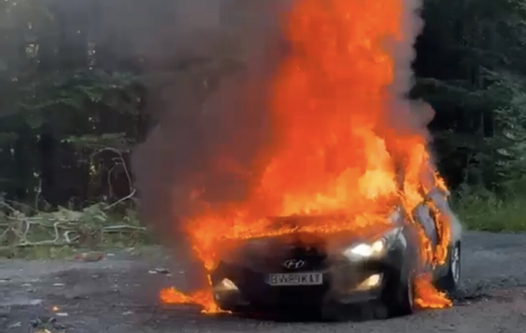 VIDEO. Identitatea persoanei care s-a autoincendiat într-o mașină pe DN1A, la Săcele, a fost dezvăluită!