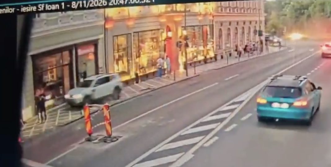 VIDEO Imaginile accidentului de pe Mureșenilor surprinse de camerele de supraveghere