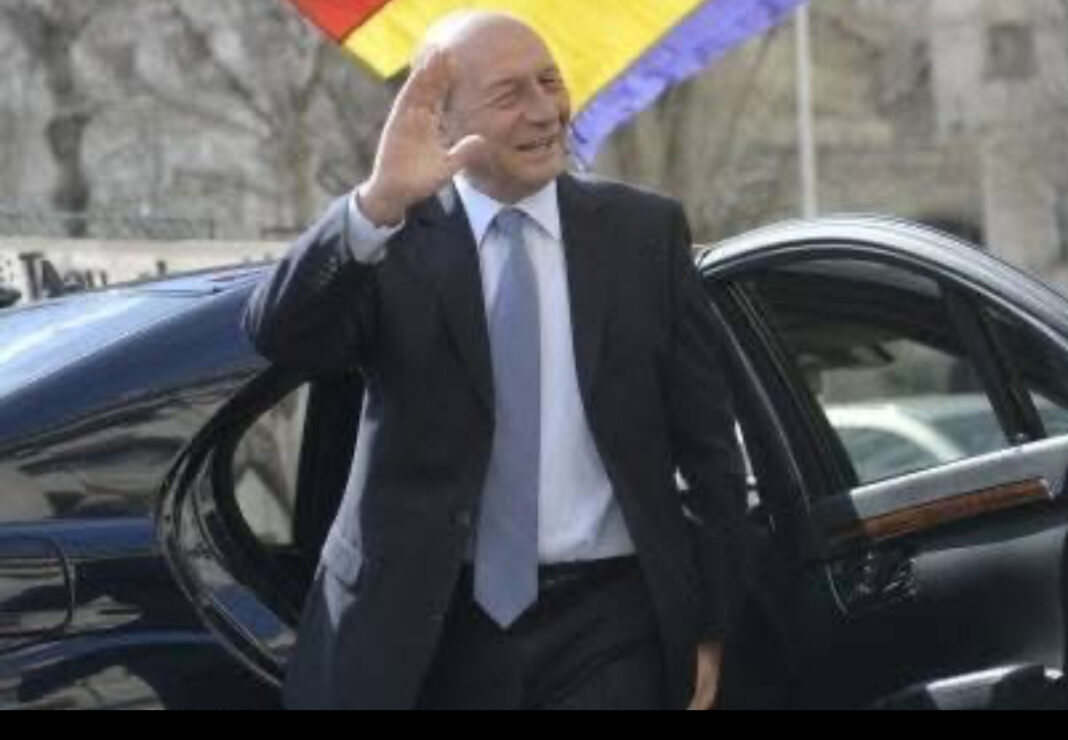 Băsescu avertizează: Guvern AUR ar duce la faliment