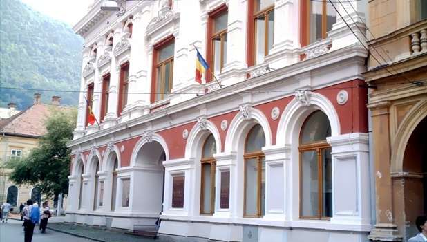 CINECLUB ’87: Lecții de istorie prin teatru la Brașov