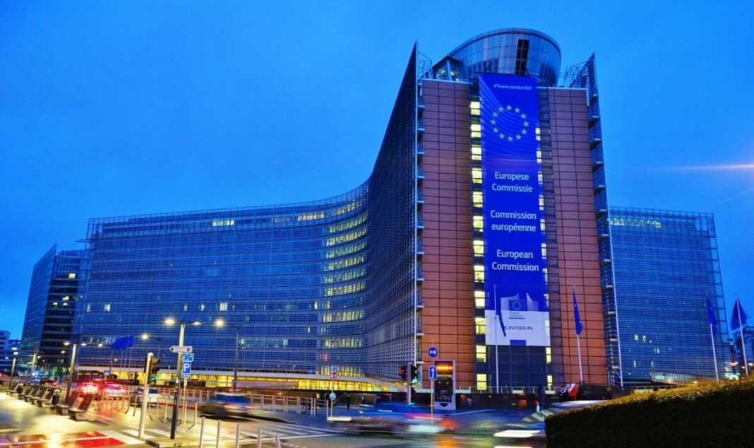 Comisia Europeană avertizează 18 state pentru netranspunerea Directivei AML
