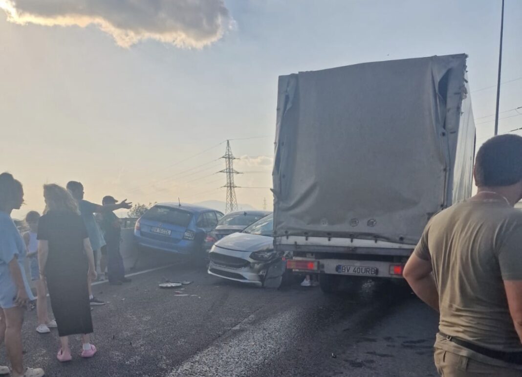 FOTO. Coliziune pe Varianta Ocolitoare Brașov: Patru vehicule implicate, o persoană rănită, trafic blocat spre Sibiu