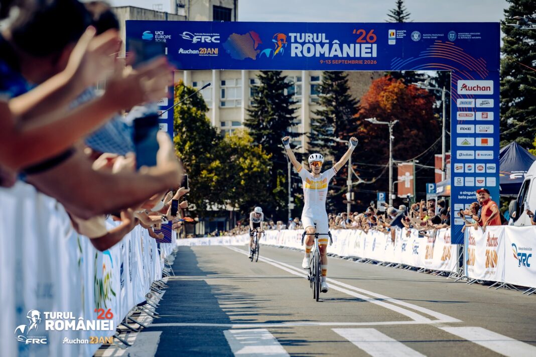 FOTO După debutul din Republica Moldova, Turul României s-a întors pe teritoriul românesc cu etapa 2, Iași – Piatra-Neamț. Cine a preluat tricoul galben